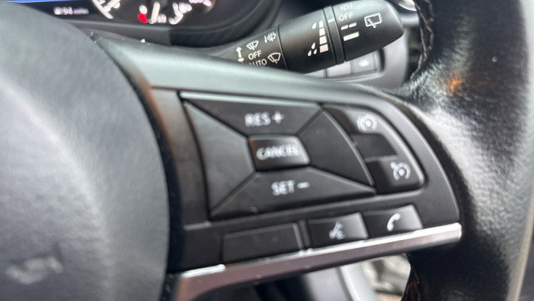 Nissan Juke 1.0 DiG-T 114 N-Connecta 5dr Petrol Hatchback